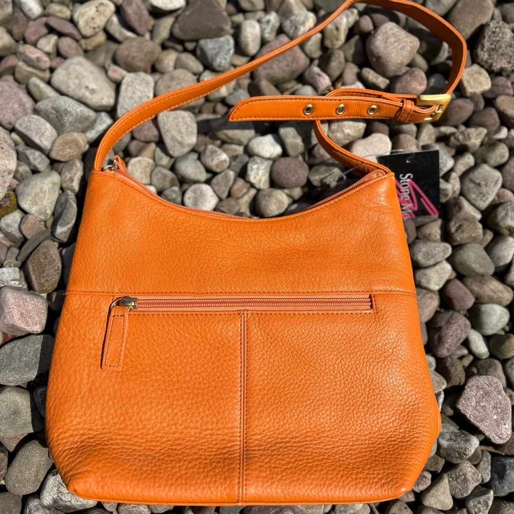 NWT Stone Mountain Vibrant Orange Shoulder Bag with adjustable Buckle Strap - Picture 9 of 9